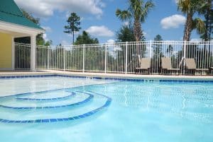 swimming pool with tanning ledge